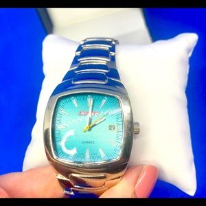 Dickies Mens Watch with Blue Face Silver Buckle Strap